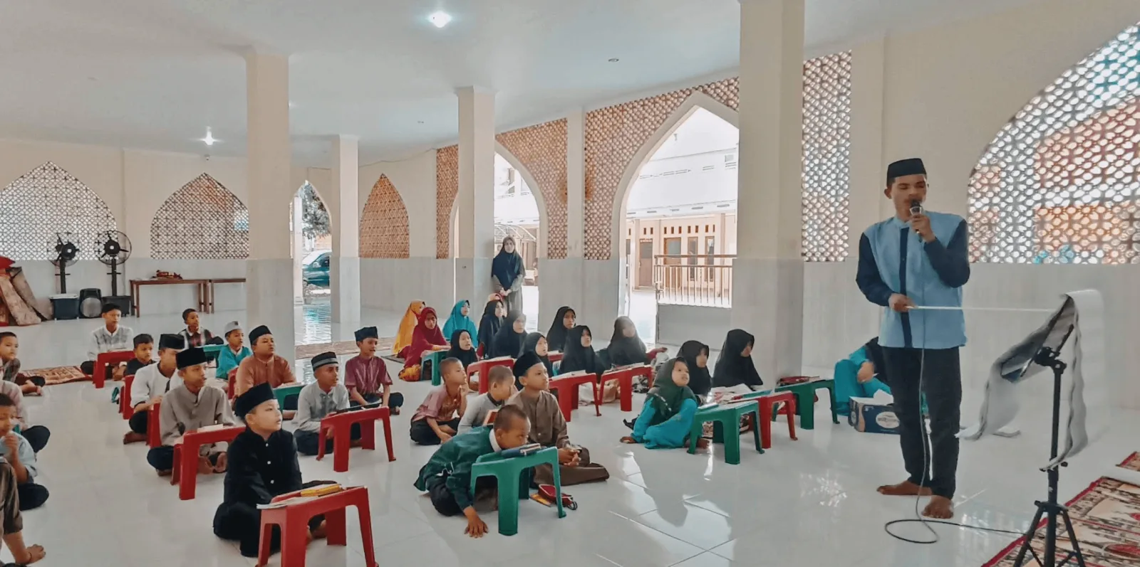 Kajian dan pembinaan anak-anak binaan di masjid Rumah Harapan